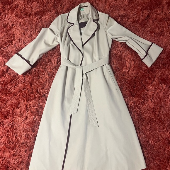 Vintage  Etienne Aigner long belted trench coat size 12 - Picture 11 of 13